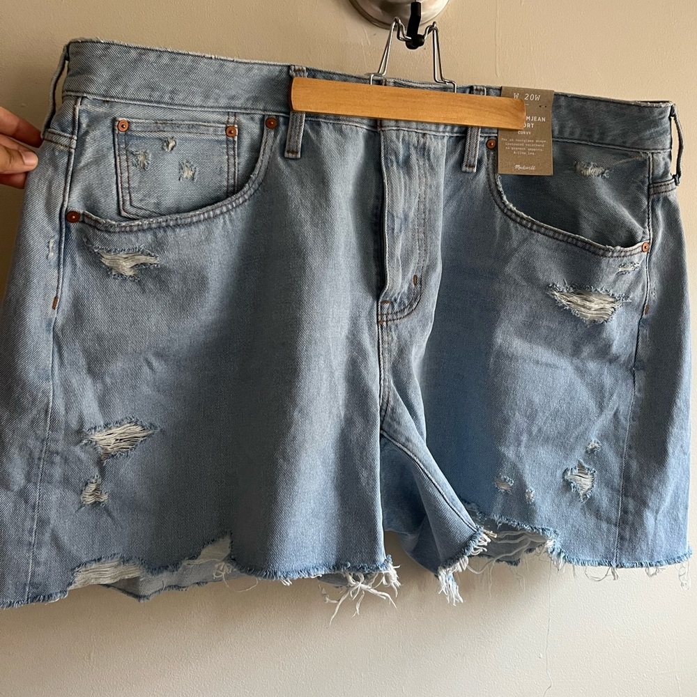 Madewell Plus Curvy Momjean Short in Flintwood Wash 20W